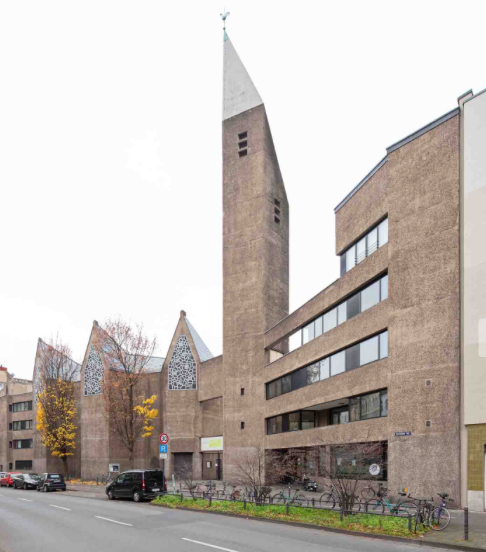Sankt Gertrud: Kirche   Kultur | AEX